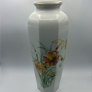 Vintage Action Industries Nara Japan Lily & Hummingbird Ceramic Octagonal Vase